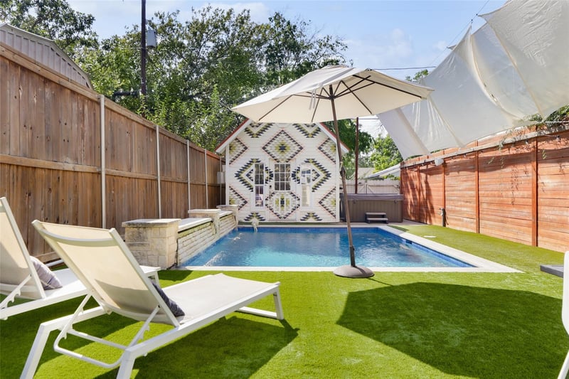 Virtual tour of 1504 Brackenridge ST