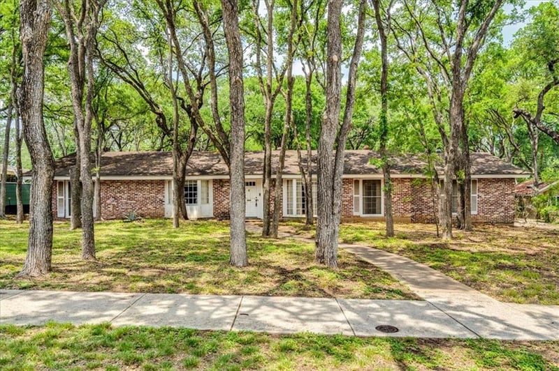 Virtual tour of 1506 Barton Hills DR