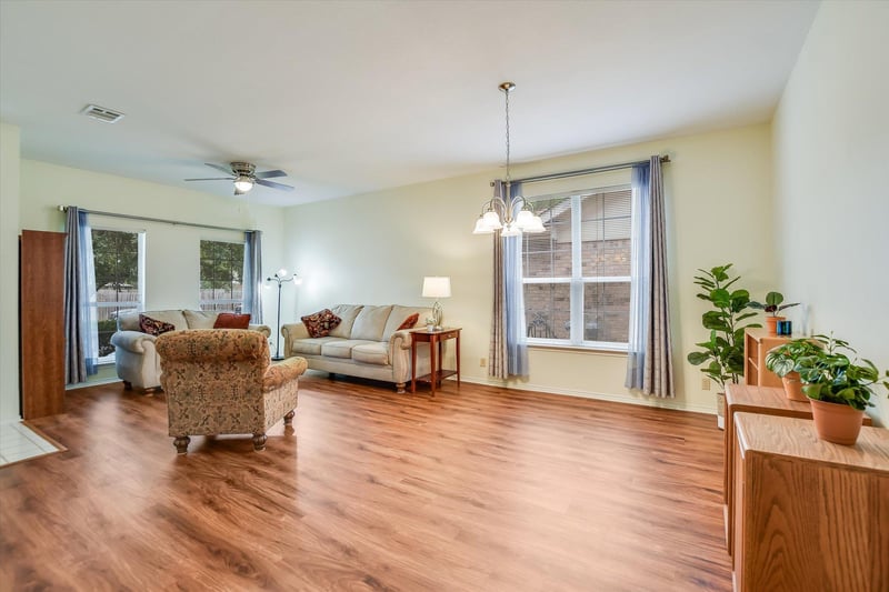 Virtual tour of 1506 Suzi LN