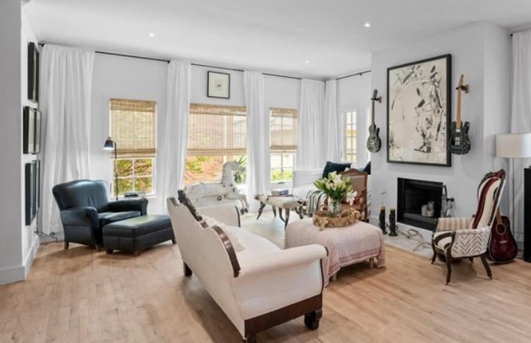 Virtual tour of 1506 W 13th ST Unit #7