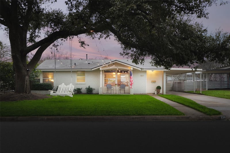 Virtual tour of 1507 Corona DR