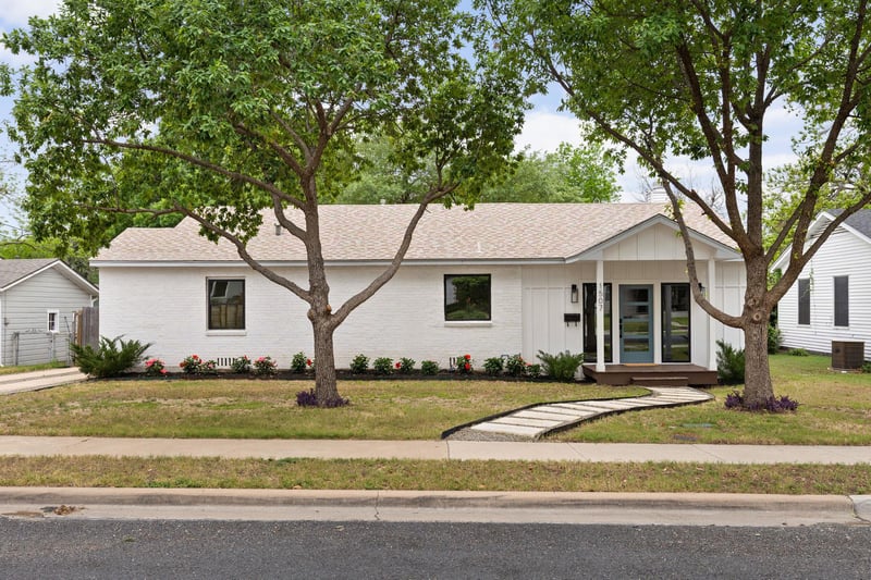 Virtual tour of 1507 Karen Ave
