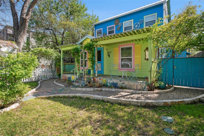 Virtual tour of 1507 Treadwell ST