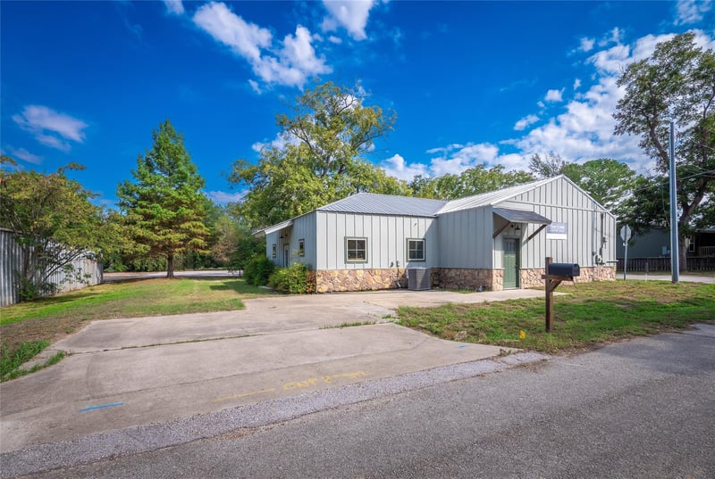 Virtual tour of 1508 Cypress St