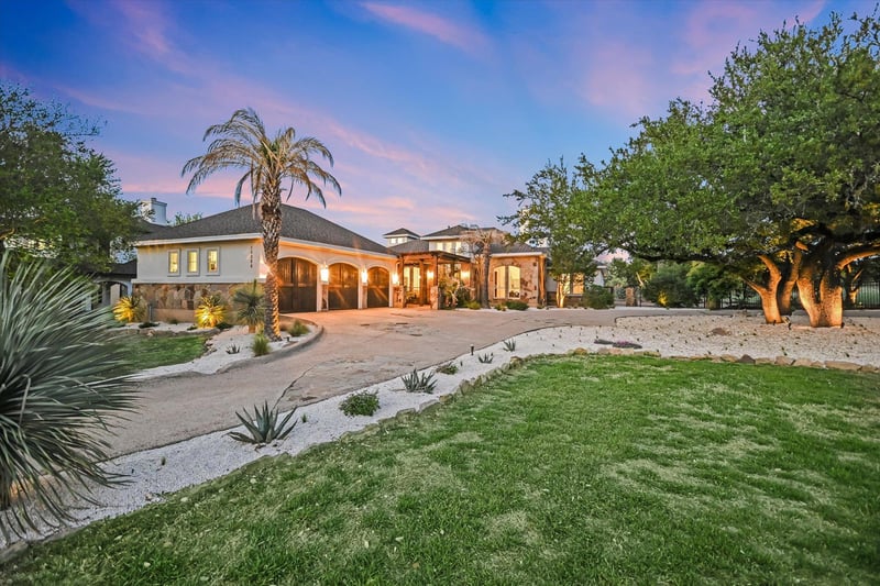 Virtual tour of 15086 Barrie DR