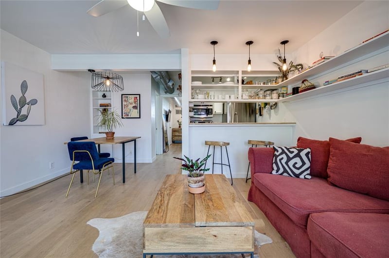 Virtual tour of 1510 W 6th ST Unit #210