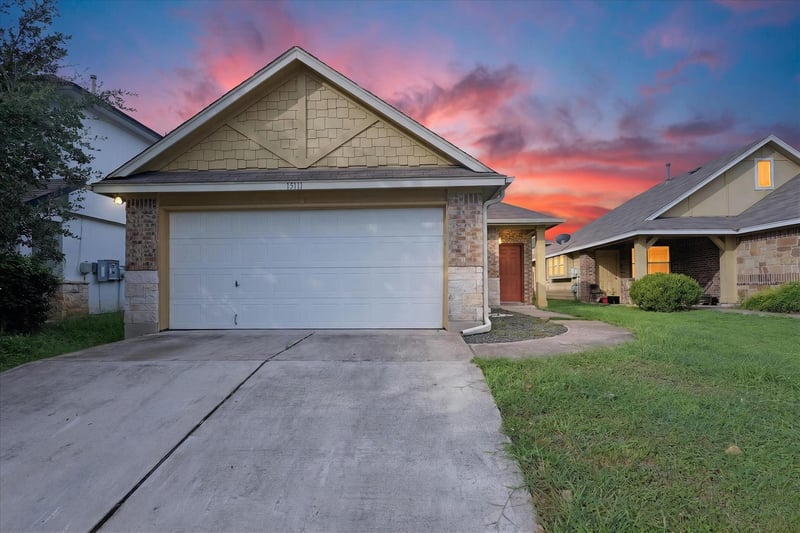 Virtual tour of 15111 Parrish LN
