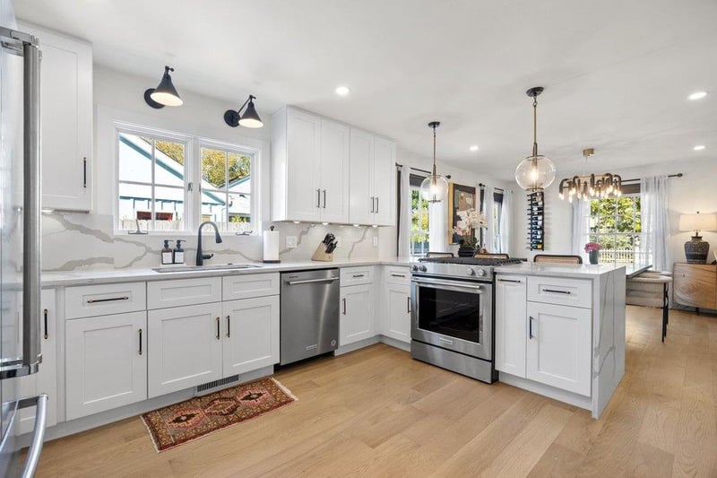 Virtual tour of 1519 W 29th St