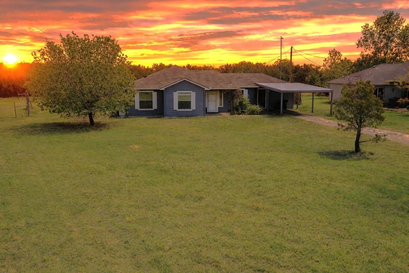 Virtual tour of 152 Round Up DR