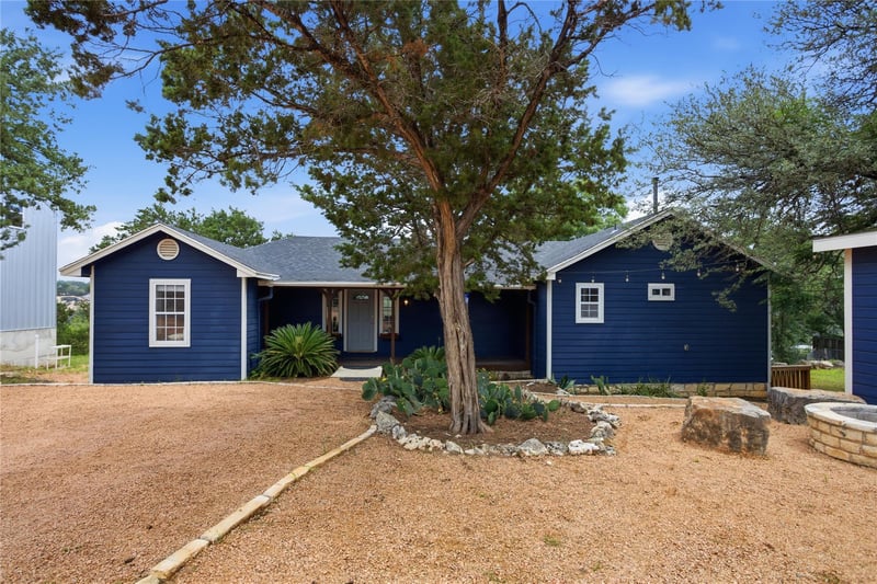 Virtual tour of 15200 Storm DR