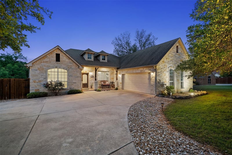 Virtual tour of 15208 Nightingale LN