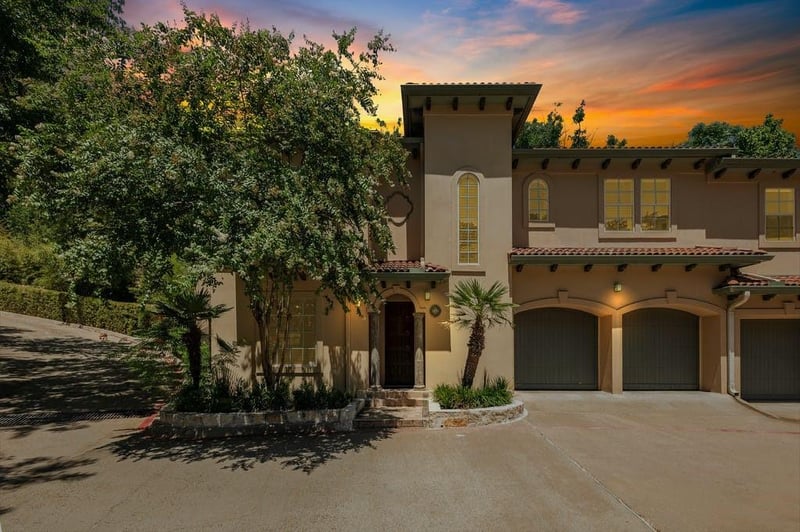 Virtual tour of 1529 Barton Springs RD Unit #23