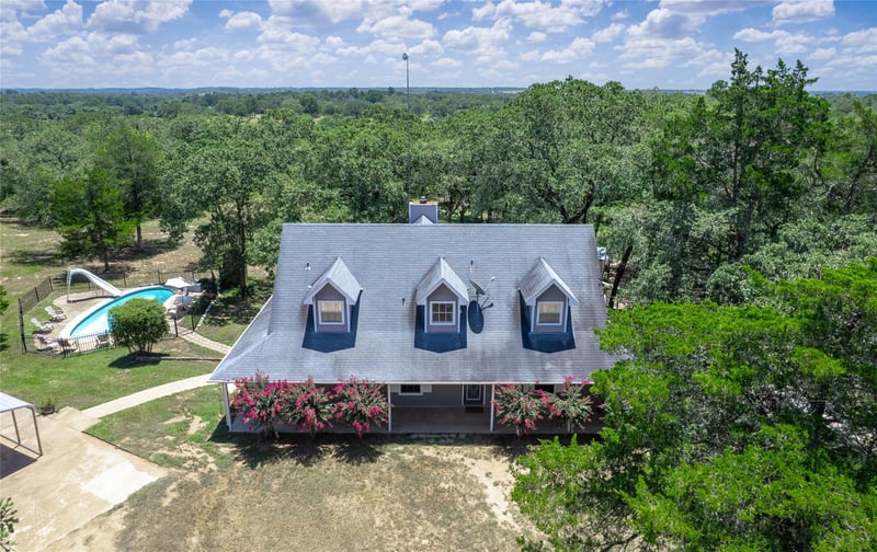 Virtual tour of 153 Ironstone RD