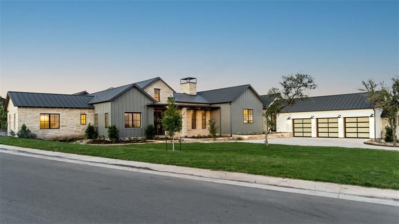 Virtual tour of 15324 Grumbles LN