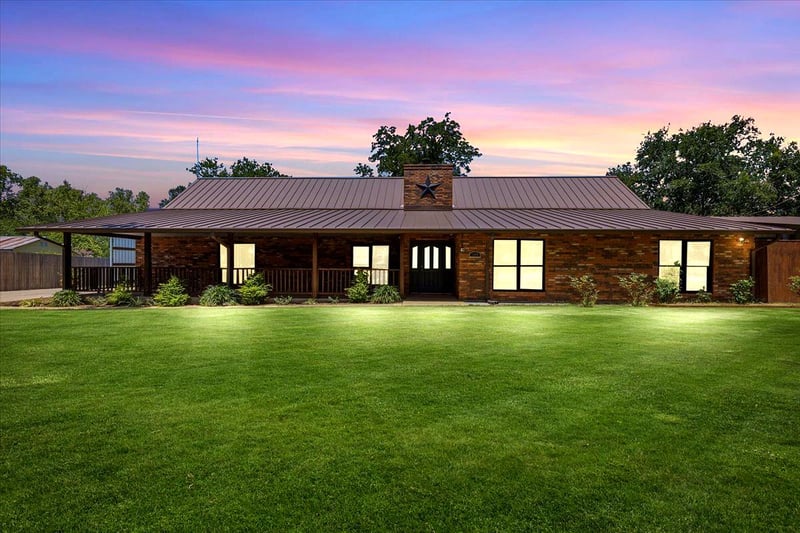 Virtual tour of 154 Shoreline DR
