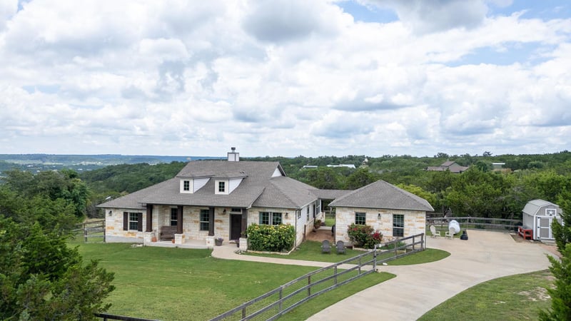 Virtual tour of 155 Balcones Ridge WAY