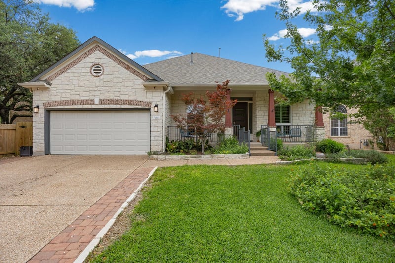 Virtual tour of 15613 Echo Hills DR