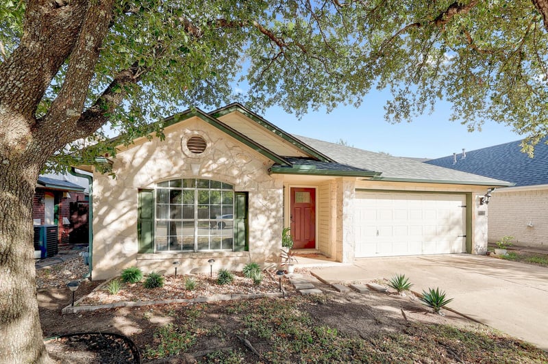 Virtual tour of 15629 Ecorio Dr
