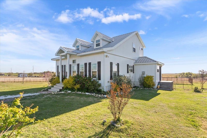 Virtual tour of 15629 Romberg Rd