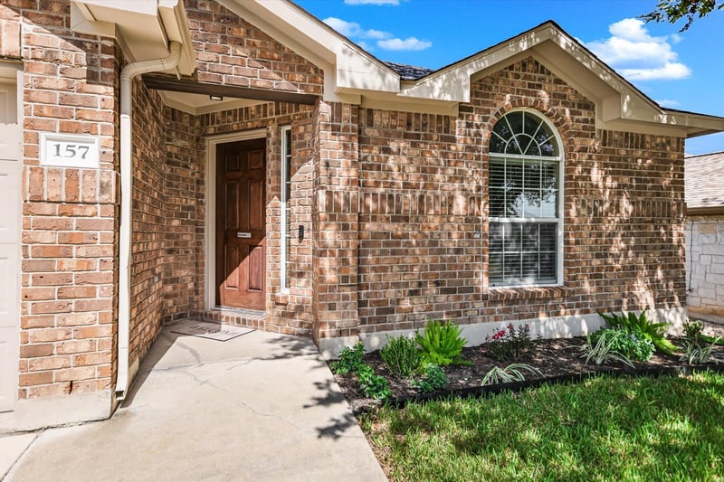 Virtual tour of 157 Maplewood
