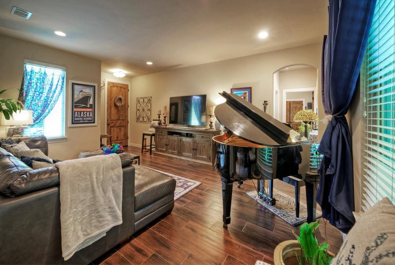 Virtual tour of 15705 Wildwood Trl