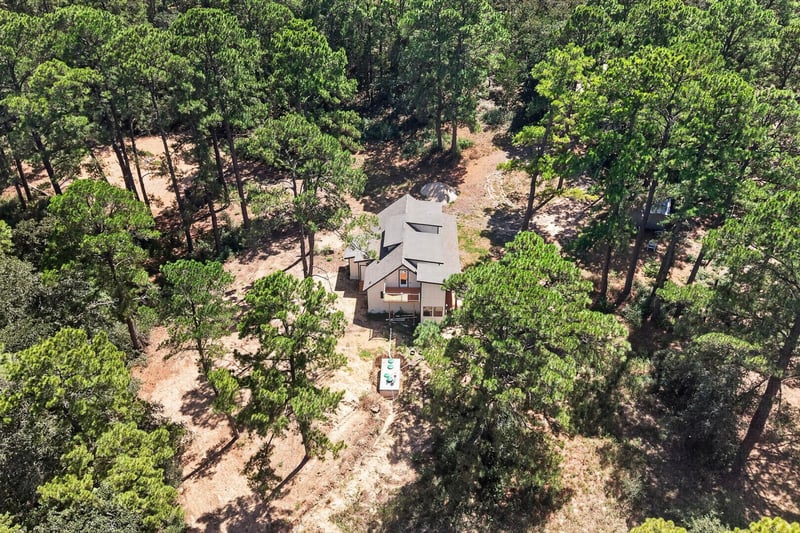 Virtual tour of 158 Fealy Rd
