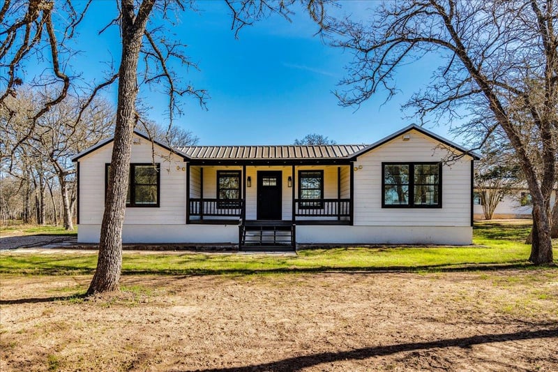 Virtual tour of 158 Shady Oaks DR
