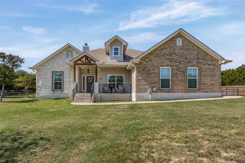 Virtual tour of 15821 Salado Dr