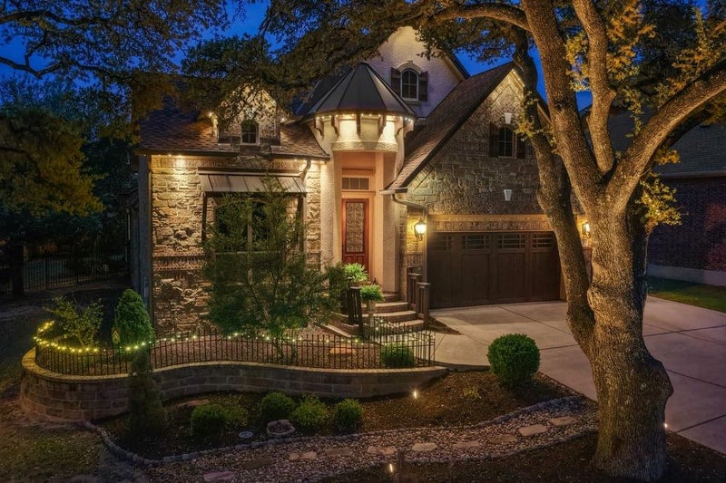 Virtual tour of 1589 Cool Spring WAY