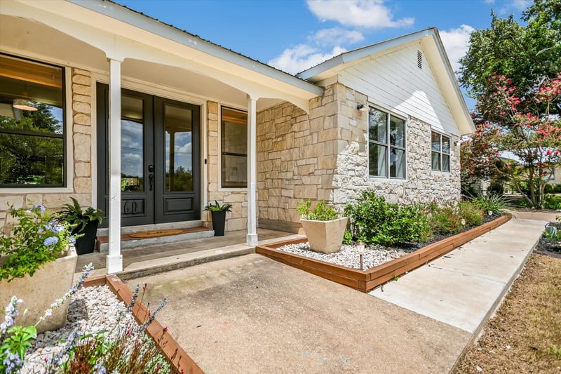 Virtual tour of 160 Donna DR