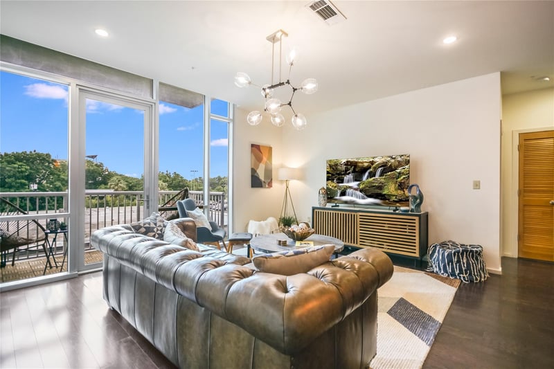 Virtual tour of 1600 Barton Springs RD Unit #1307