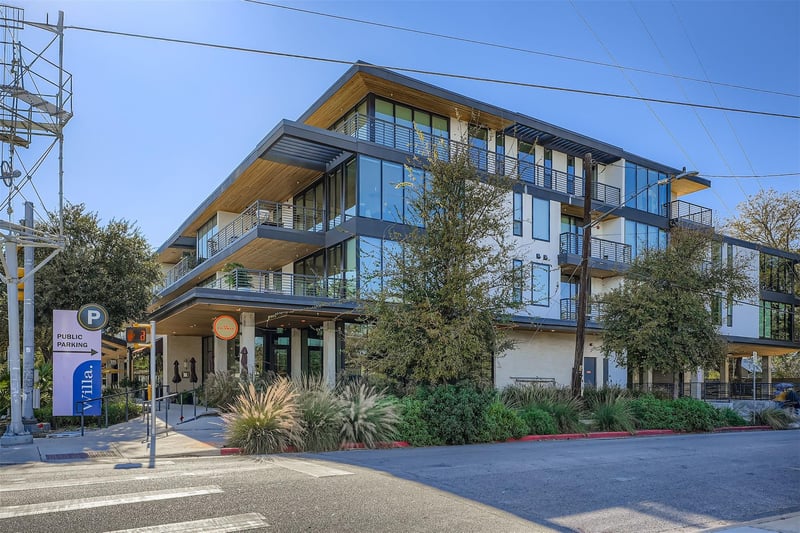 Virtual tour of 1600 S 1st ST Unit #201