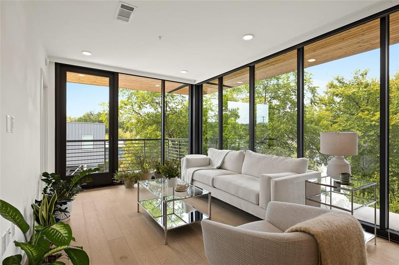 Virtual tour of 1600 S 1st ST Unit #318