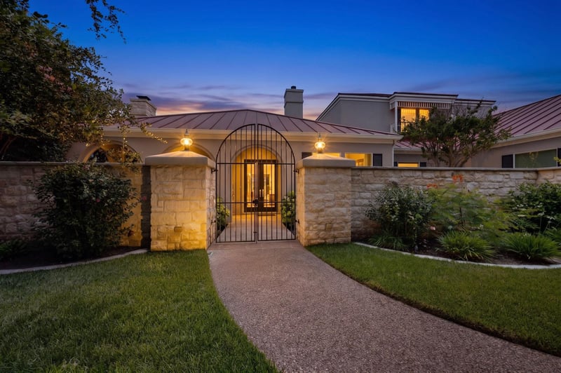 Virtual tour of 16002 Canard CIR