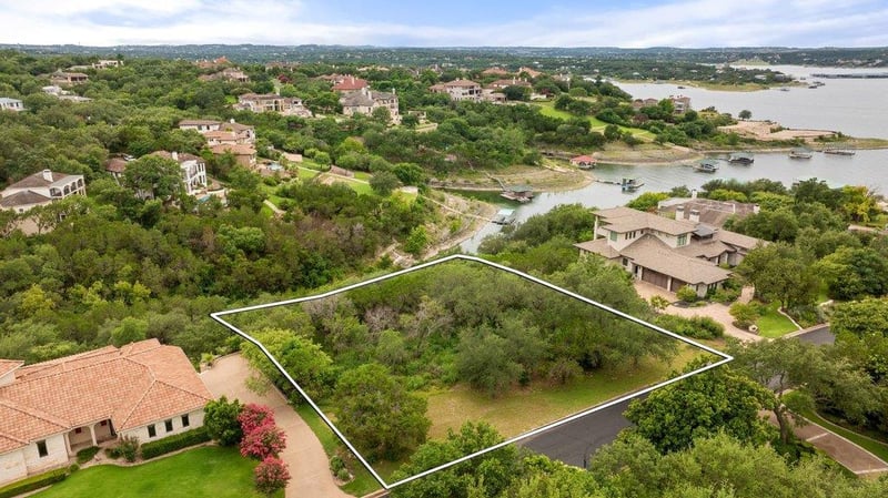 Virtual tour of 16009 Chateau Ave