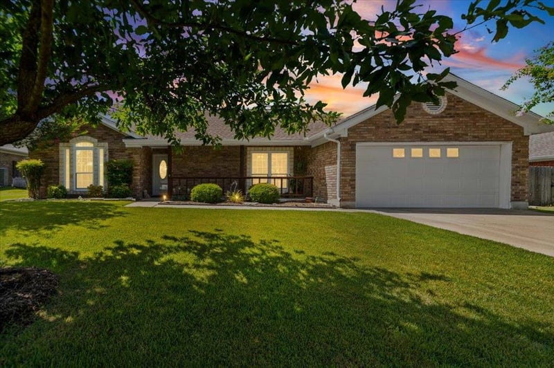 Virtual tour of 1601 E Johnson ST