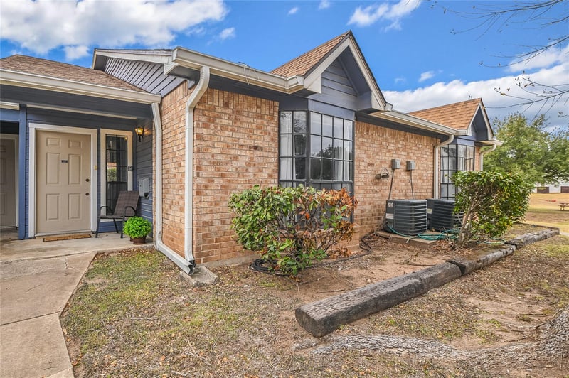Virtual tour of 1601 Faro DR Unit #2403