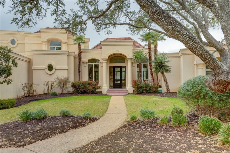Virtual tour of 16018 Fontaine Ave