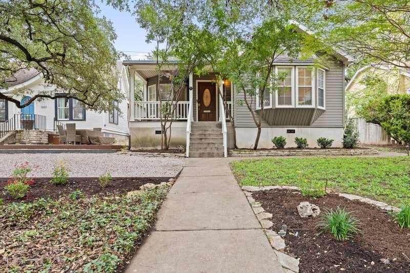 Virtual tour of 1603 Alta Vista Ave