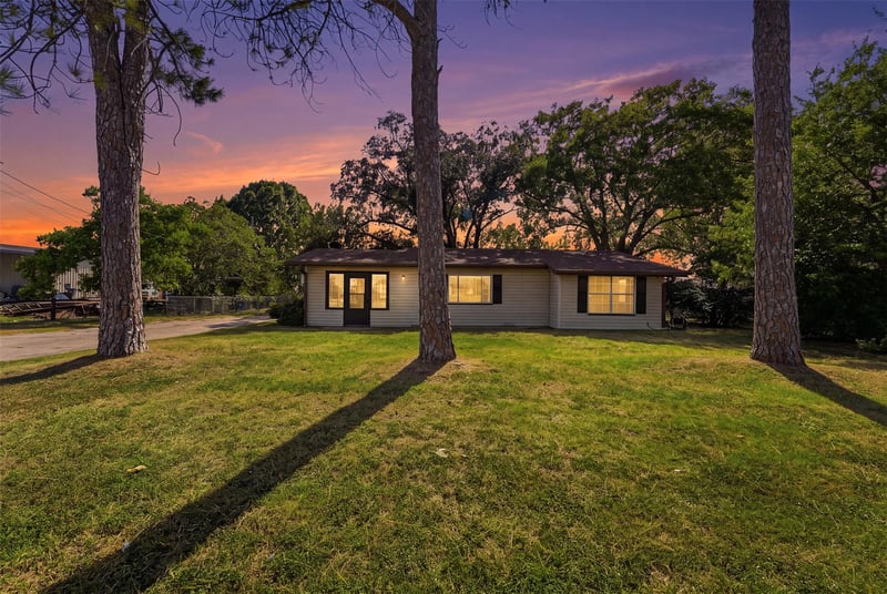 Virtual tour of 1603 Seydler ST