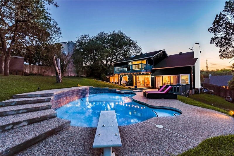 Virtual tour of 1603 Surrey Hill DR