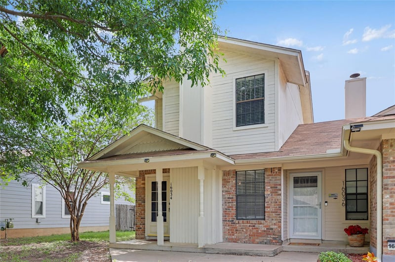 Virtual tour of 16034 Stoneham Cir