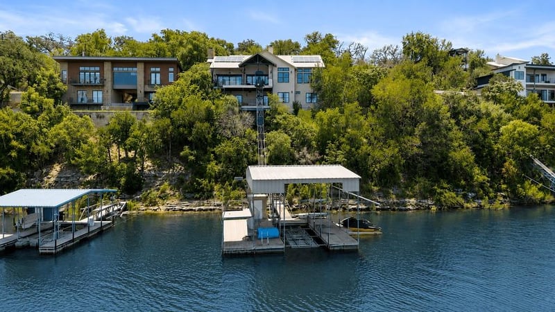Virtual tour of 1606 Buffalo Gap RD
