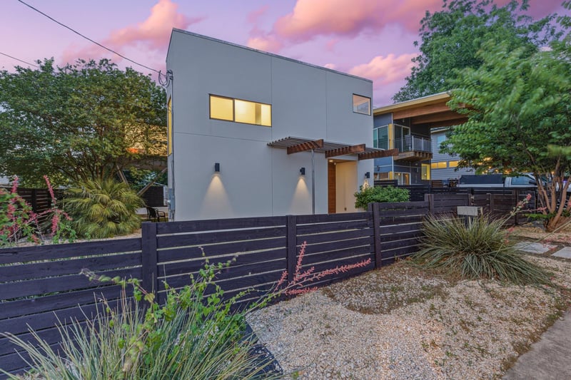 Virtual tour of 1606 Salina ST
