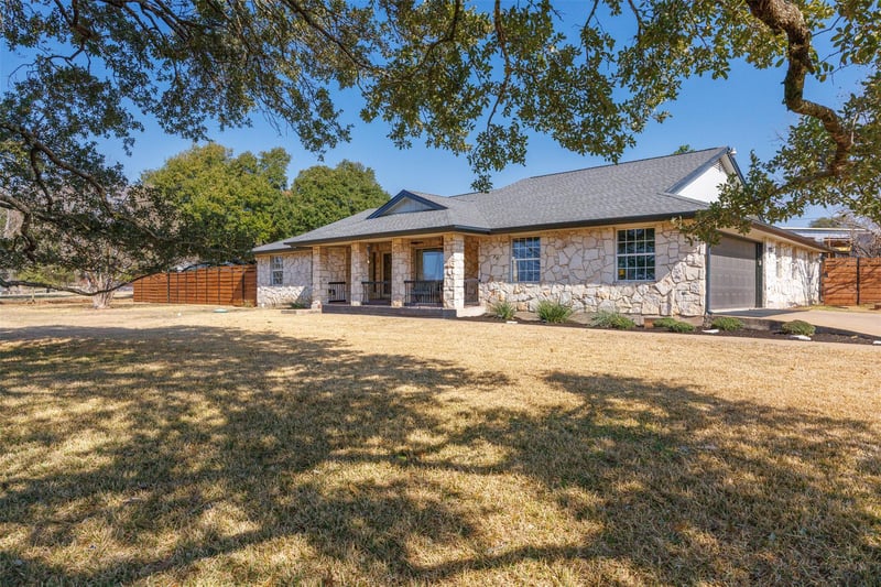 Virtual tour of 1607 Mayfield Dr