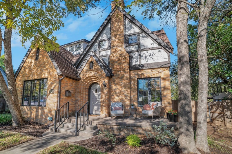 Virtual tour of 1608 Travis Heights BLVD