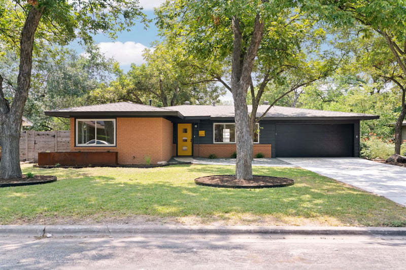 Virtual tour of 1609 Chatham Ave
