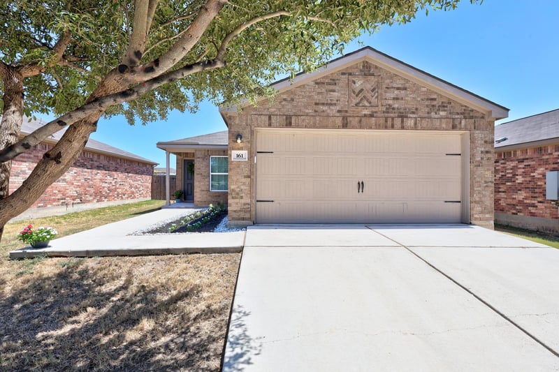 Virtual tour of 161 Proclamation Ave