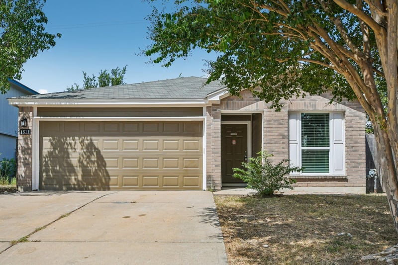 Virtual tour of 1611 Lantern Light DR