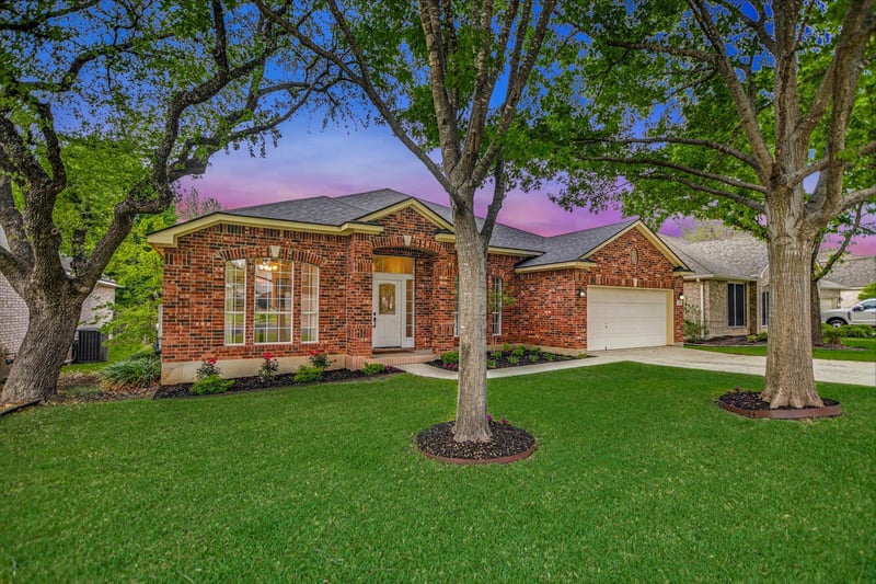 Virtual tour of 16116 Braesgate DR
